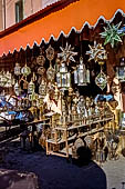 Marrakech - Medina meridionale, il souk dei lattonieri. 
